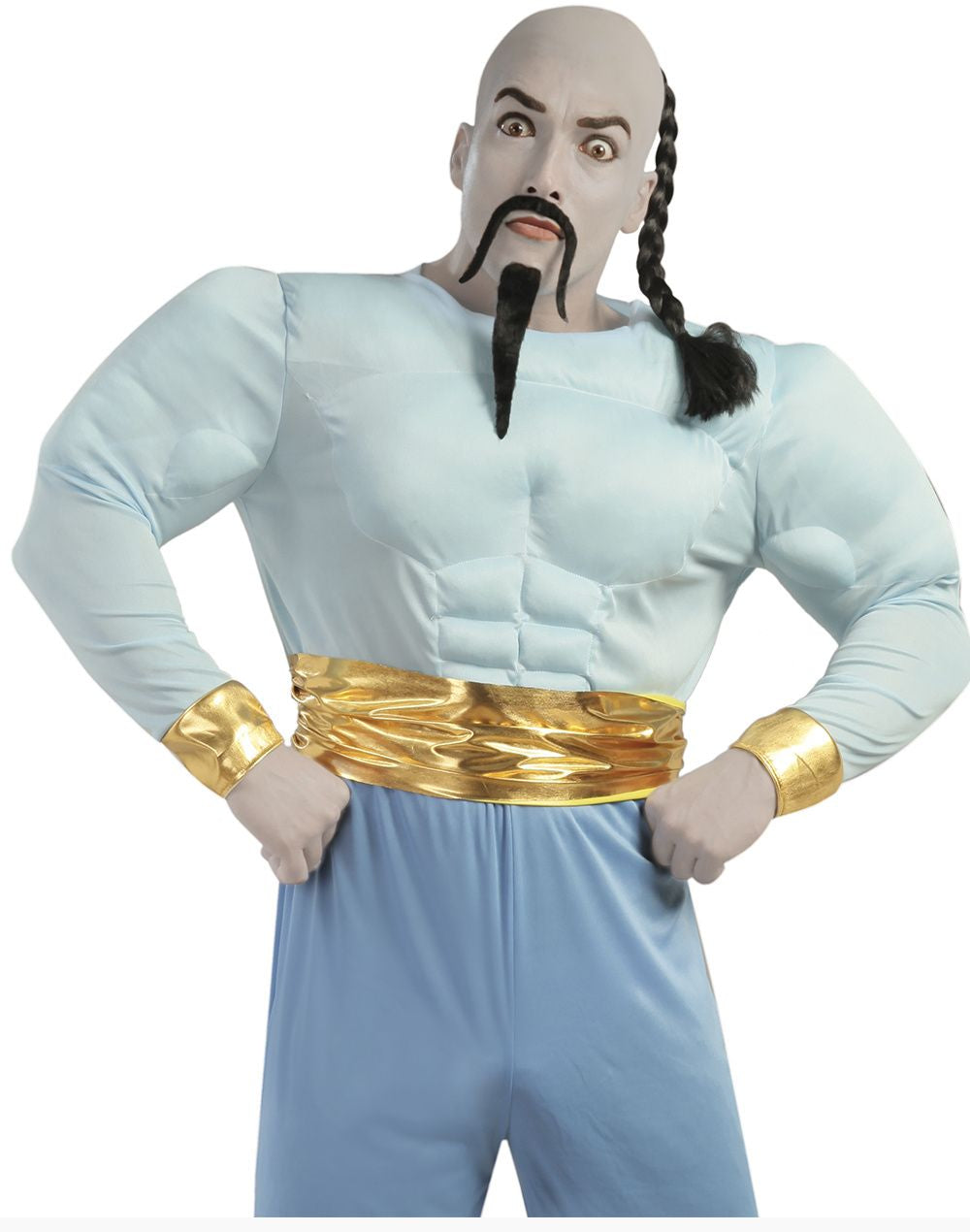 A man wearing a Genie de los Siete Reinos costume, featuring a light blue muscle-textured top, matching blue pants, a shiny gold belt, and gold armbands, with a bald head and black braided moustache. 